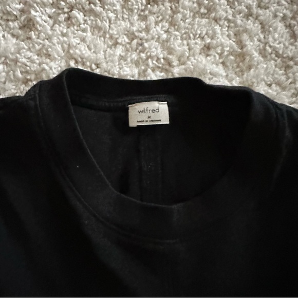 3 Aritzia black tops - Picture 5 of 8